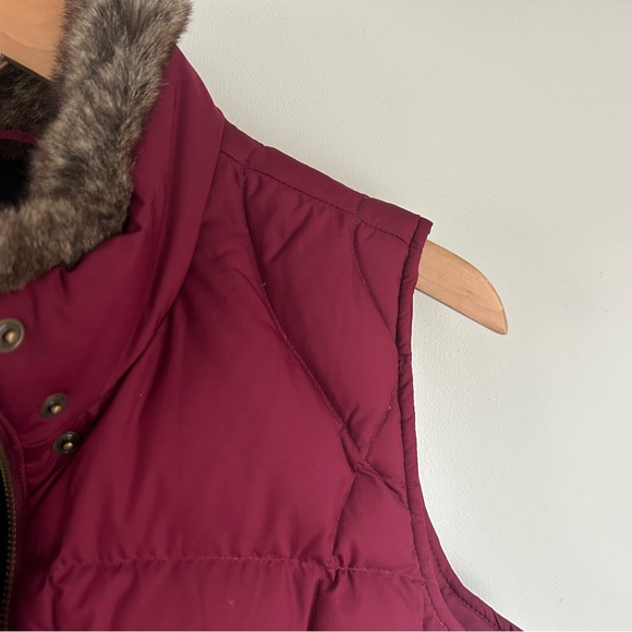 Eddie Bauer Medium Goose Down Faux Fur Trim Burgundy Puffer Vest - Picture 6 of 12